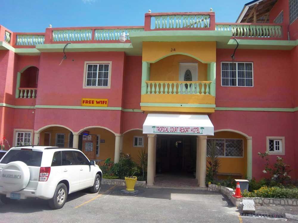 Tropical Court Hotel Montego Bay Exterior photo